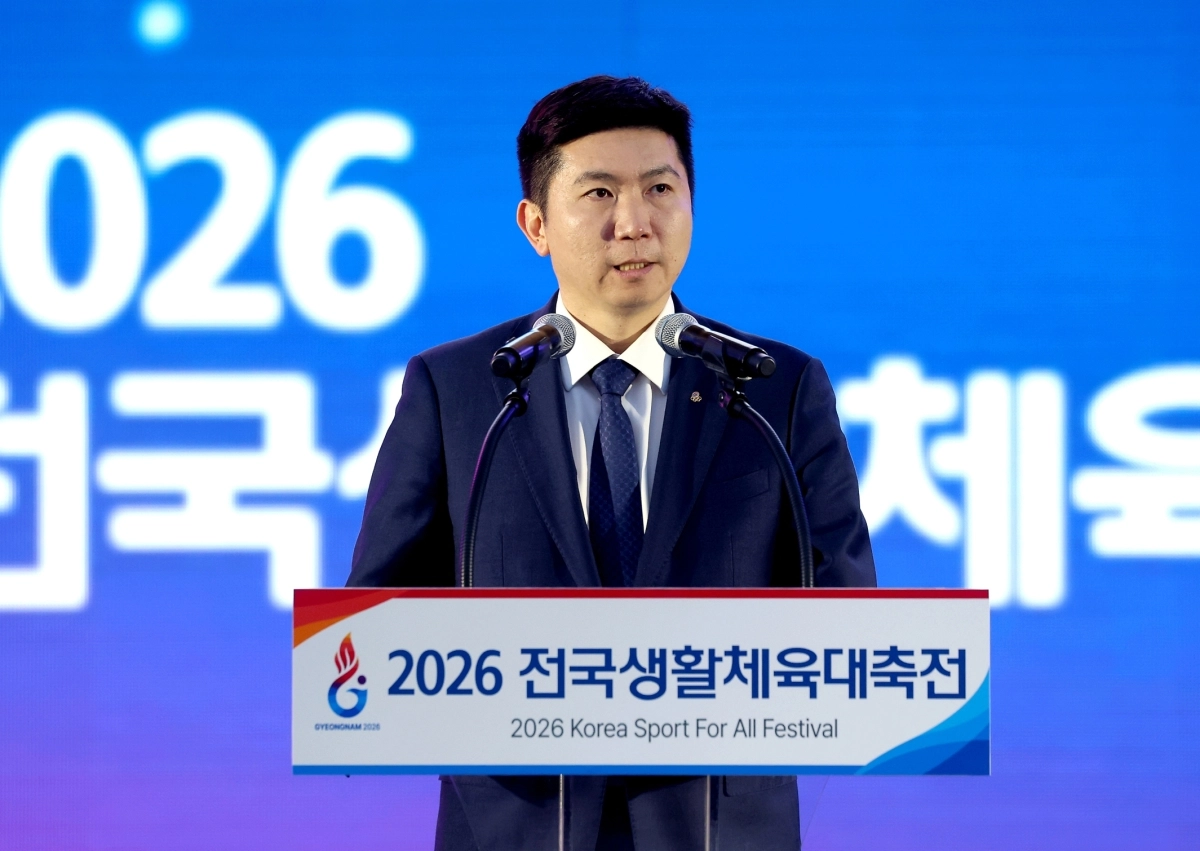 유승민 대한체육회장이 24일 경남 김해종합운동장에서 열린 2026 전국생활체육대축전 개막식에서 개회사를 하고 있다. 뉴시스(대한체육회 제공)