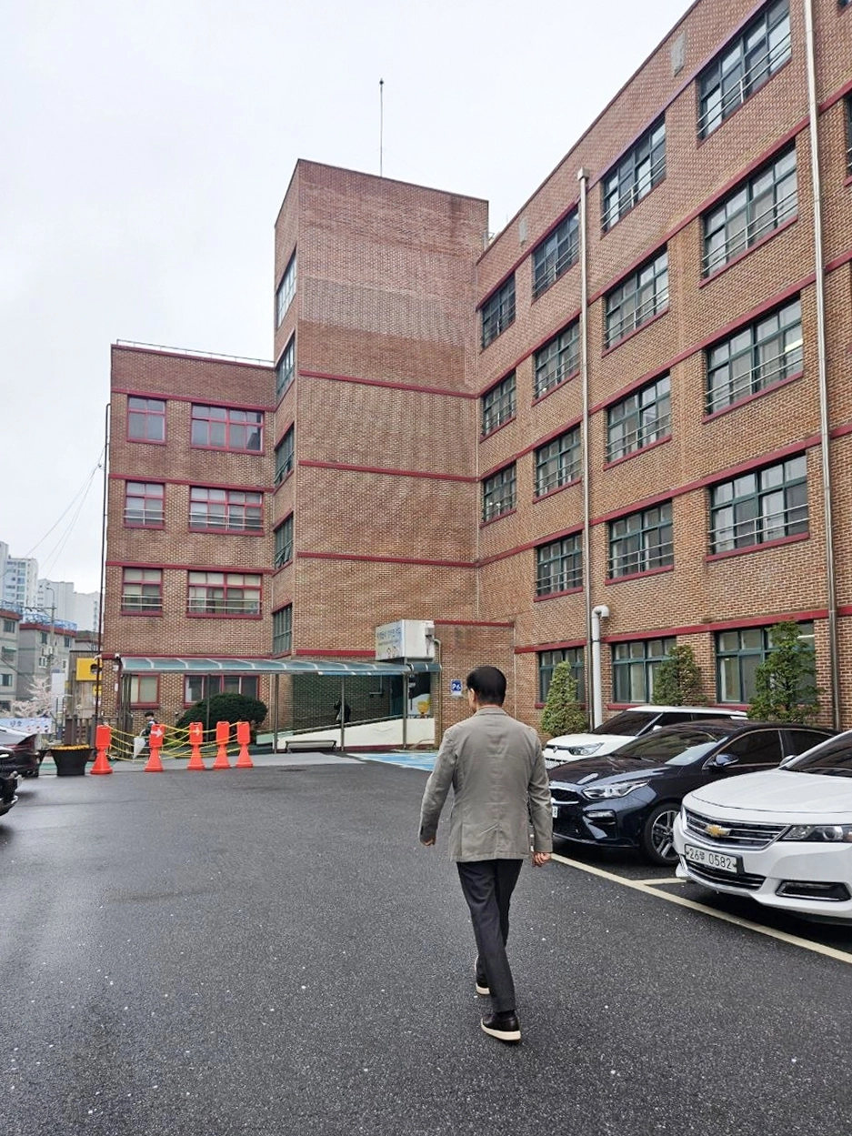 지난 4월 임태희 예비후보의 의정부 호원초등학교 방문 사진(임태희 캠프 제공)