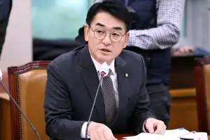 “끼리끼리 먹자판 잔치”…박용진, 삼성전자 노사 저격
