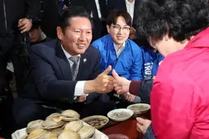 초1에 “오빠라고 해봐요”…정청래·하정우 “아이와 부모님께 송구” 사과