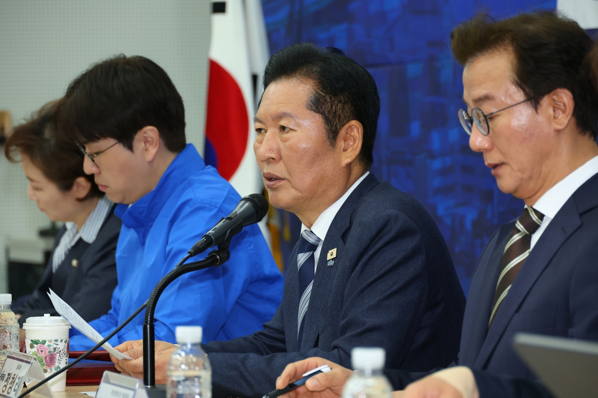 정청래 더불어민주당 대표가 4일 부산항 국제전시컨벤션센터에서 열린 부산 현장 최고위원회에서 발언하고 있다. 2026.5.4 부산 연합뉴스