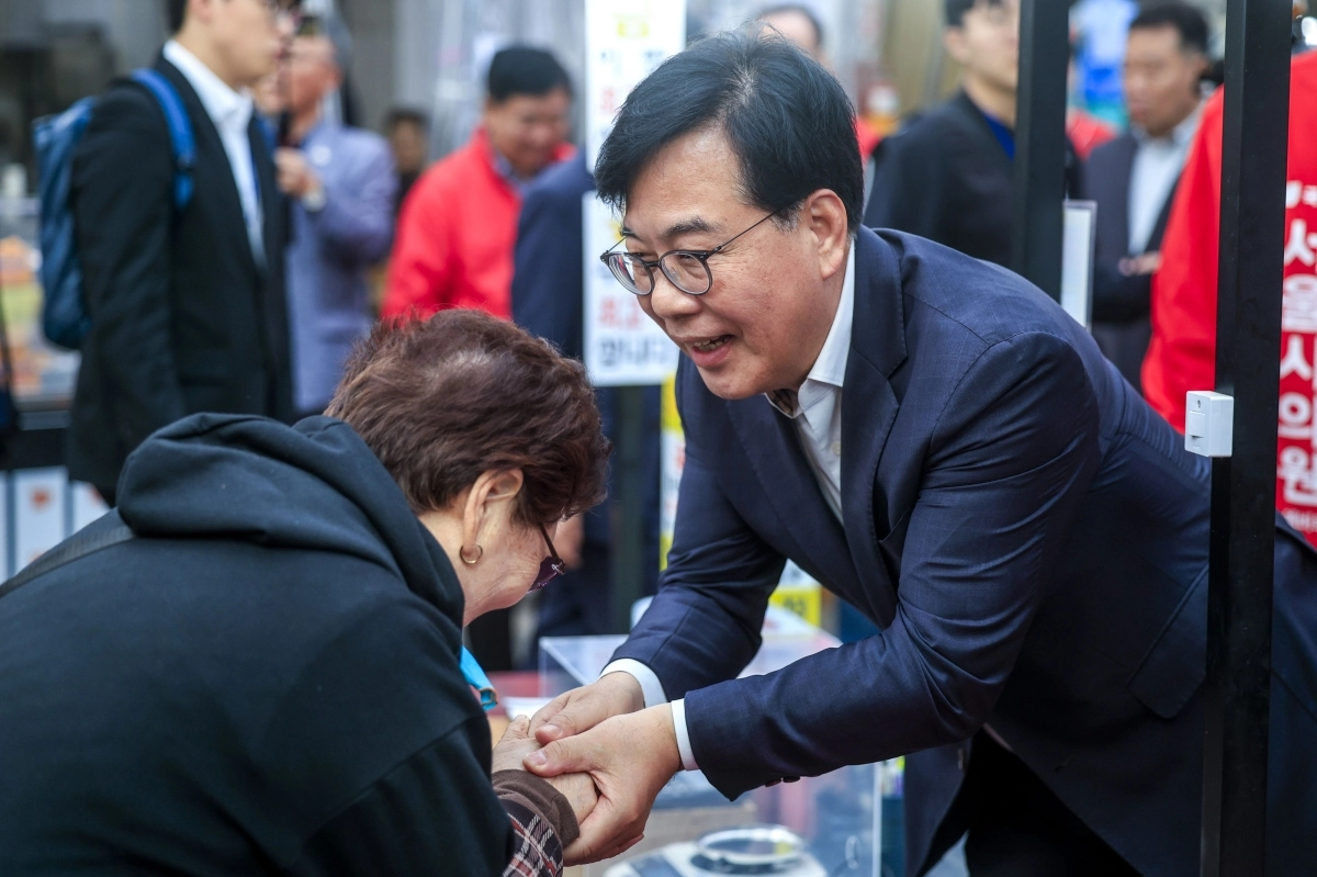 화곡본동시장 찾은 송언석 원내대표