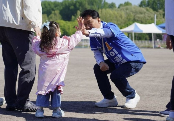 격전장 된 하남갑… “이광재 예산 기대감” “이용으로 정권 견제”