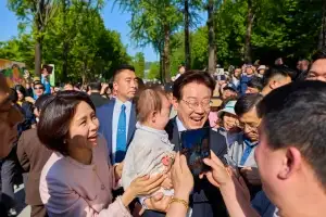 어린이 “힘든데 대통령은 왜 하세요?” 대통령 “힘들어도 해야지, 공부처럼!”