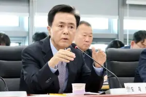 “보편성·상식에 맞아야”…김태흠, 정진석 전 실장 공천 반대 재확인