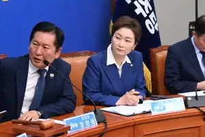코스피 지수 바라보는 민주당 지도부