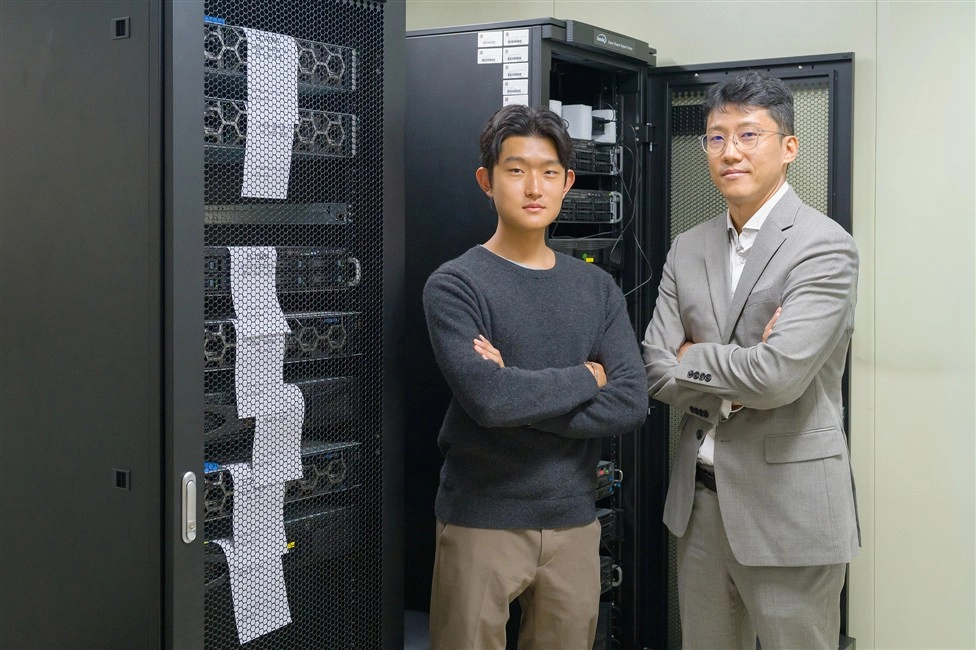 이번 연구를 수행한 GIST 생명과학과 박지환 교수, 박규민 석박통합과정 연구원(오른쪽부터)  광주과학기술원(GIST) 제공