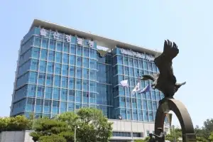 경찰·노동부, ‘잠수함 화재’ HD현대중공업·해군 압수수색