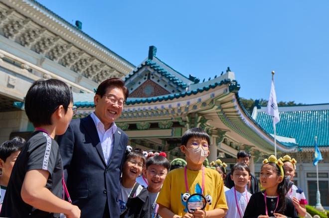 李대통령 “퇴임은 세종에서” 했는데…집무실 당선작 발표 연기 왜? [강기자의 세종실록]