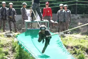 실전 같은 유격… 긴장 속 외줄타기