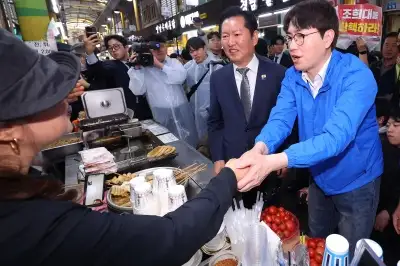 “오빠 강요범” 野 맹폭에…‘하정우 지키기’ 나선 與 “참 맑아…북구의 아들”