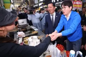“오빠 강요범” 野 맹폭에…‘하정우 지키기’ 나선 與 “참 맑아…북구의 아들”