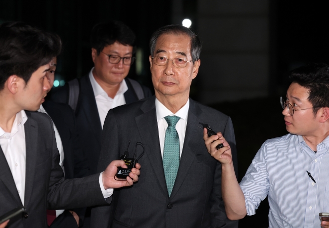 한덕수 23→15년형… 내란재판부서 ‘감형’