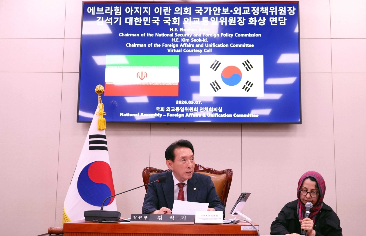 이란 의회 국가안보·외교정책위원장과 통화하는 김석기 외통위원장