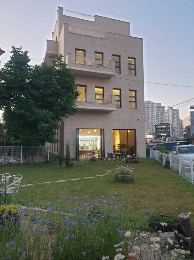 수원 마실 주간보호센터, 어버이날 맞아 감사 행사 진행…세대공감 시간 마련