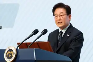 이 대통령 “사법·흉기·명예살인 위협…제 목숨은 국민의 것”