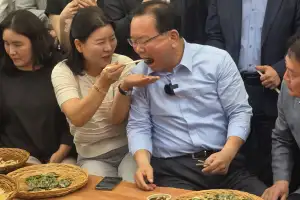 김부겸 ‘보수 심장’ 서문시장서 세결집…“절박한 대구 경제 살릴 것”