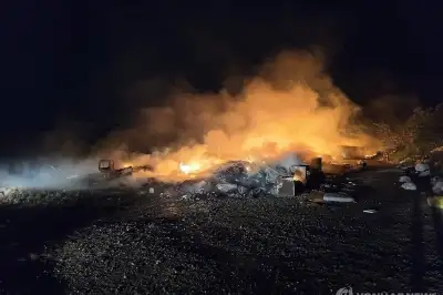전북 군산 쓰레기 야적장 불, 9시간 30분만에 진화