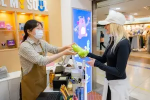 강남역 2번 출구에 서울마이소울샵 7호점