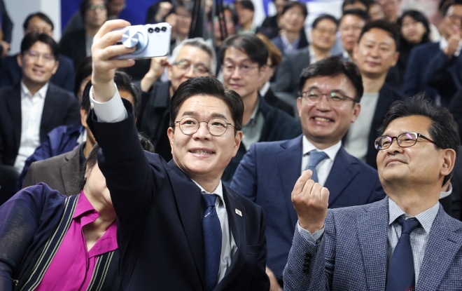 정원오 “용산 왜 내버려뒀나”… 오세훈 “文·朴 10년은 왜 빼나”