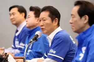與 상임선대위원장에 유충원 합류…“계엄 때 장갑차 막은 시민”