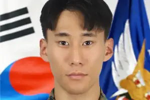“국민의 군대”…불 난 차에서 의식잃은 시민, 특전사가 끌어냈다