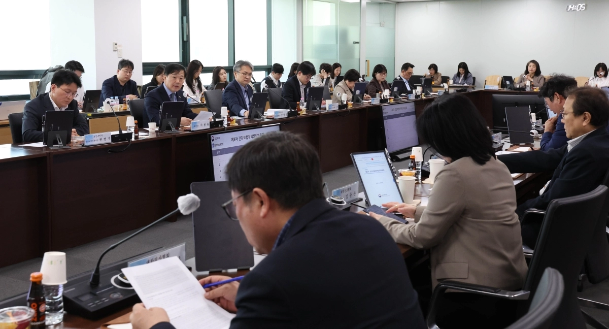 건강보험정책심의위원회가 지난달 23일 위원장인 이형훈 보건복지부 제2차관 주재로 서울 서초구 국제전자센터에서 열리고 있다. 뉴시스