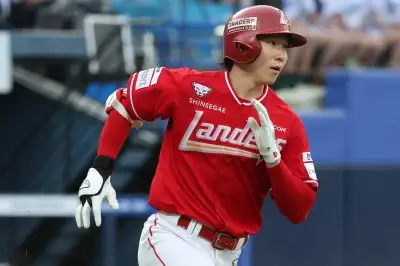 야구 역사 바꾸더니 MVP 됐다…SSG 박성한, 생애 첫 수상
