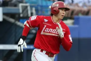 야구 역사 바꾸더니 MVP 됐다…SSG 박성한, 생애 첫 수상