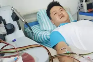 thumbnail - “아기한테 골수 기증해야 해서 13일간 문 닫아요” 사장님 ‘대박’ 났다