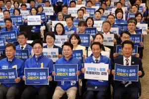 혼전 치닫는 강원… 여는 선대위 총출동, 야는 후보들끼리 원팀