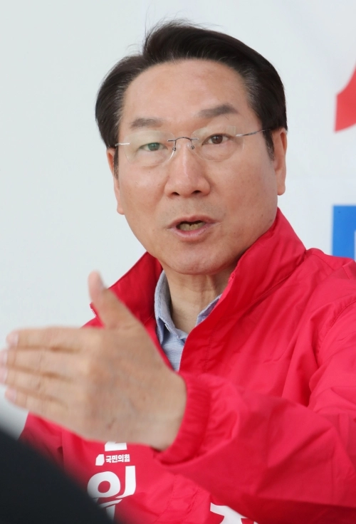 유정복 국민의힘 인천시장 후보가 11일 서울신문과의 인터뷰에서 민선 최초의 3선 인천시장을 노리는 포부를 밝히고 있다. 유정복 후보 캠프 제공