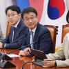 원내대책회의에서 발언하는 한병도 원내대표