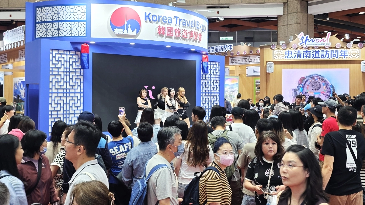 지난해 대만 타이베이에서 열린 한국여행엑스포를 찾은 대만 관람객들이 한국의 매력을 만끽하고 있다.