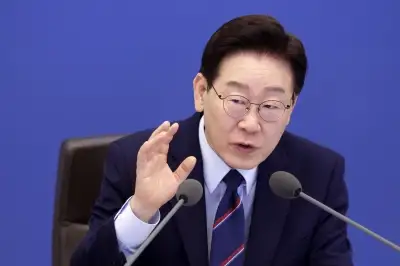 민간 배드뱅크 정조준한 李대통령 “혜택 누리면서 부담 안지겠다는 태도 옳지 않아”