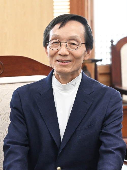 황창연 국보디자인 대표. 조계종 제공.