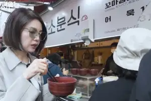‘재벌가 사돈’ 아나운서, 시장 골목 2000원 국숫집 포착 “오랜 단골”