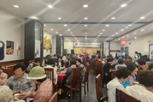 ‘새시모 봉사단’, 순천 덕연동 어르신 효도잔치 열어···17년째 선행