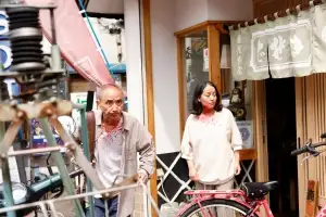 74세, 영화감독 데뷔하기에 딱 좋은 나이 [정지욱의 창가에서 바라본 영화]