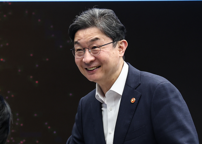 이억원 “국산 AI, 토털 솔루션으로 지원”