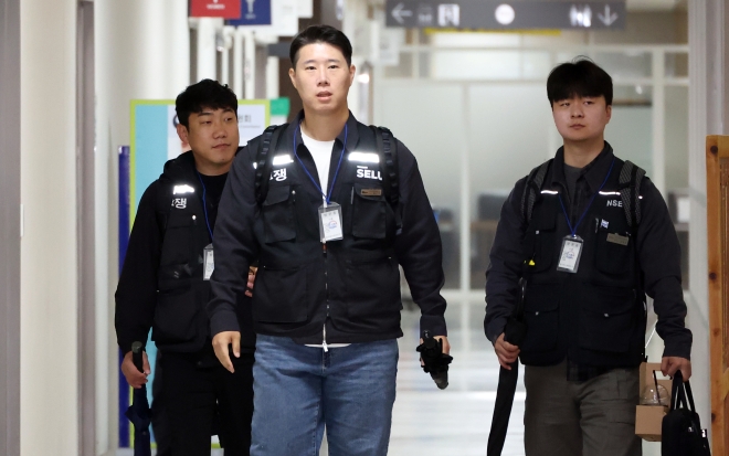 삼성전자 노사 ‘밤샘 마라톤’…파업 기로 속 막판 접점 모색