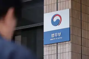 대기업 회장·BTS도 당한 ‘380억 해킹’… 중국인 총책 추가 송환