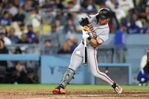 MLB ‘코리안 더비’서 2안타 웃은 이정후…김혜성은 무안타