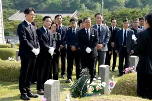 전남도, 국립5·18민주묘지 합동 참배