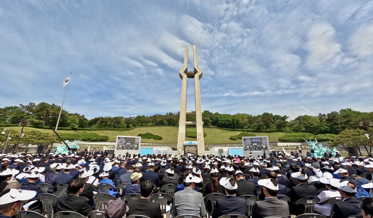 지난 2025년 5월 18일 오전 광주 북구 5·18 민주묘지에서 제45주년 5·18 민주화운동 기념식이 엄수되고 있다. 연합뉴스 제공