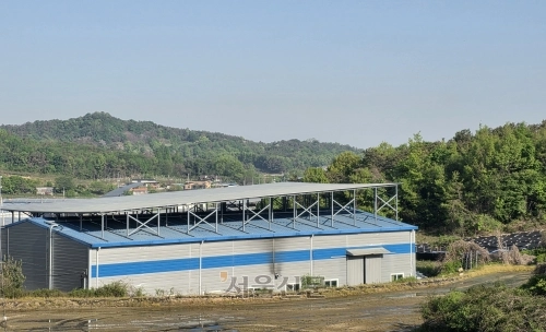 모든 인허가 절차를 거쳤는데도 한전이 뒤늦게 “지역 내 허용 전력량이 초과됐다”며 전력망 연결을 해 주지 않고 있는 경기 여주시 가남읍의 한 태양광발전소.