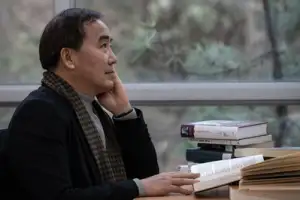 너른 평원 속 미지의 기호들…‘주름의 사유’를 열어젖히다