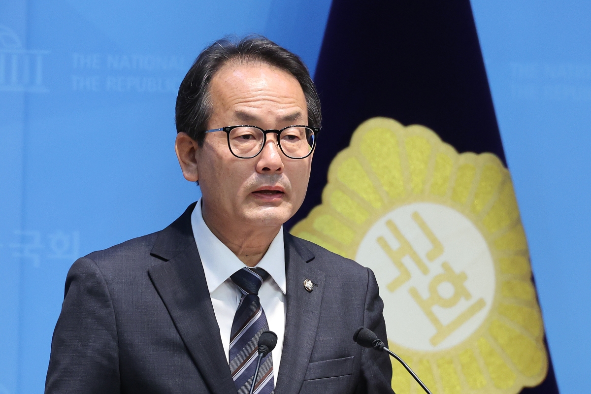 더불어민주당 선거대책위원회 공보단장을 맡고 있는 강준현 수석대변인이 15일 국회 소통관에서 지방선거 현안 및 기조 관련 기자회견을 하고 있다. 뉴스1