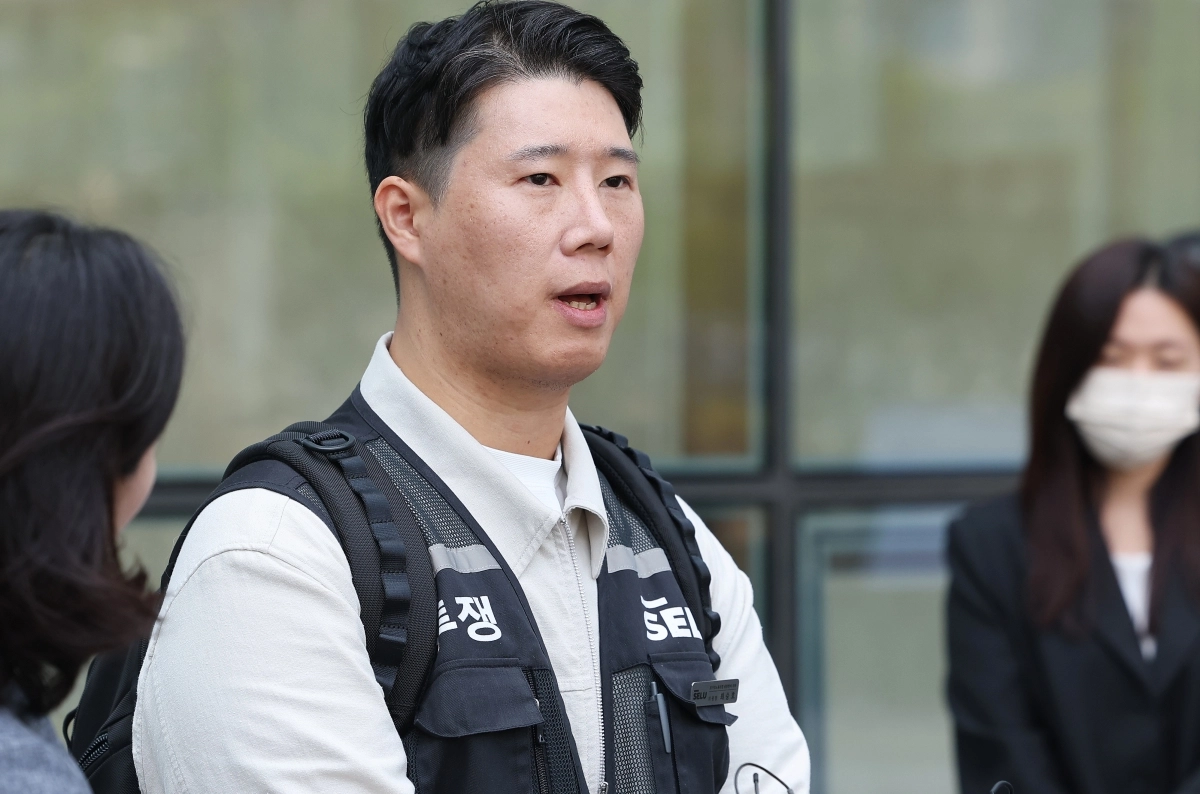 질문에 답하는 최승호 위원장