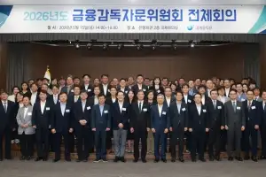 이찬진 “손쉬운 이자장사 매몰 안 돼…생산적 자금 지원해야”